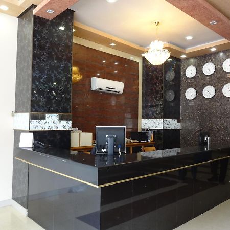 קראצ'י Hotel Sky Towers מראה חיצוני תמונה