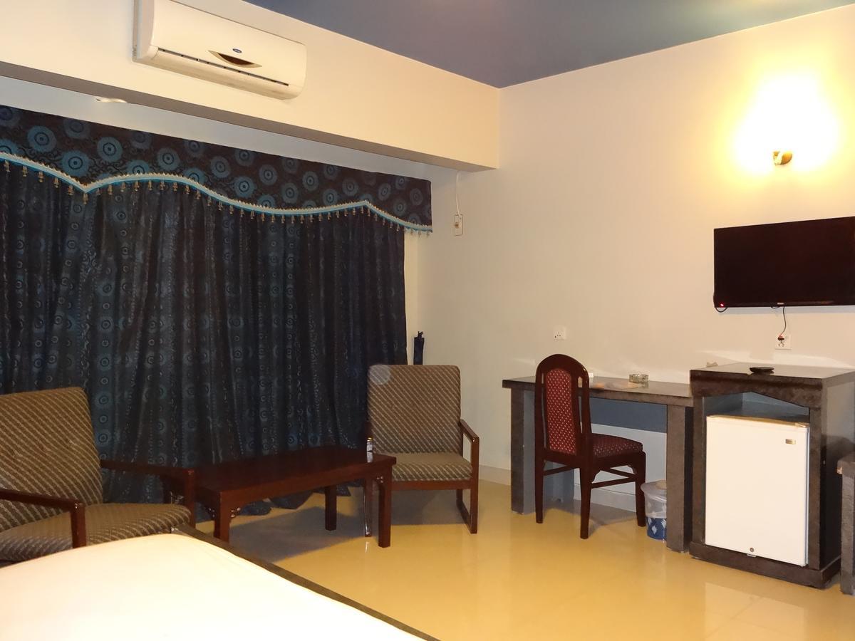 קראצ'י Hotel Sky Towers מראה חיצוני תמונה
