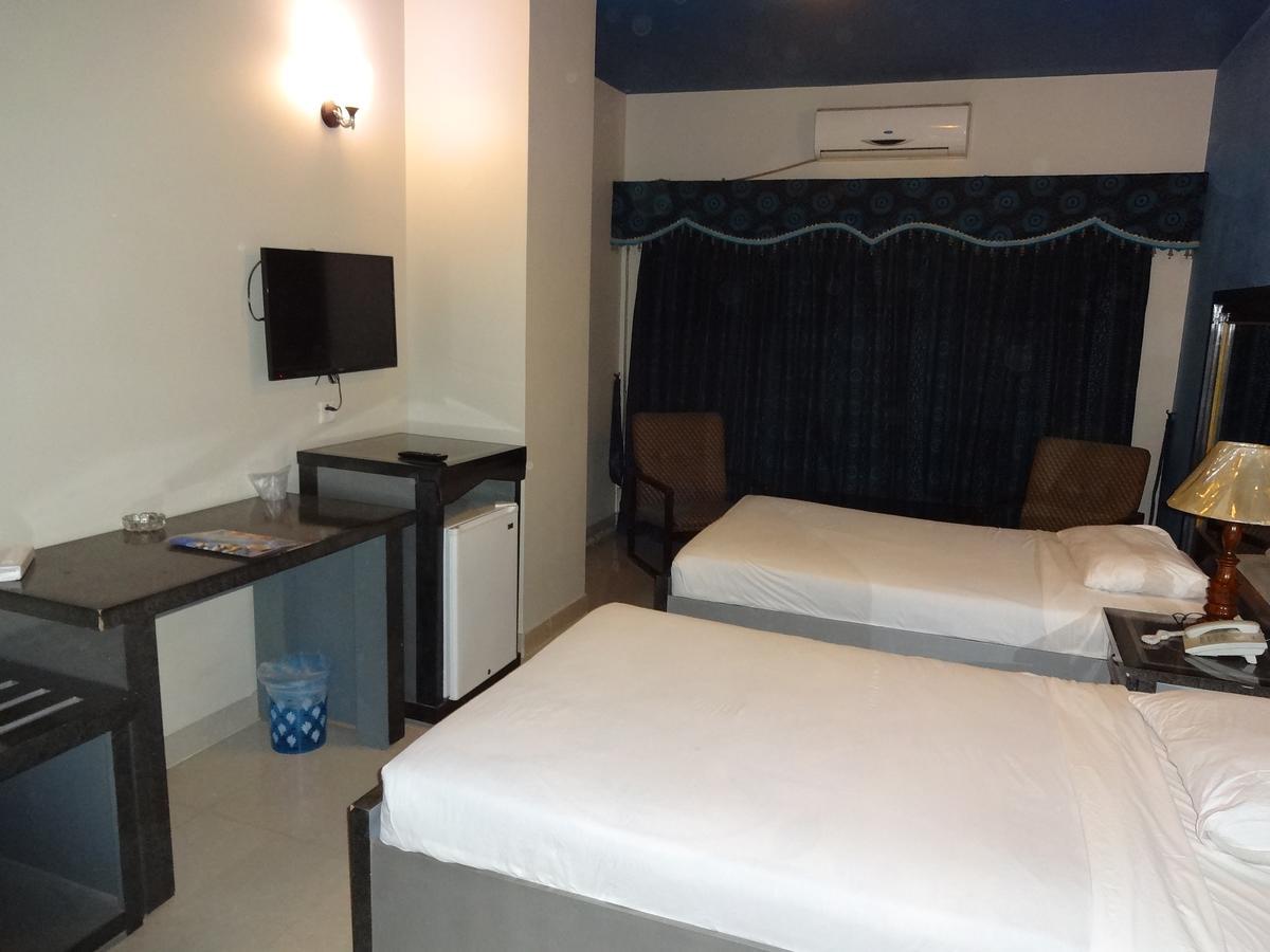 קראצ'י Hotel Sky Towers מראה חיצוני תמונה