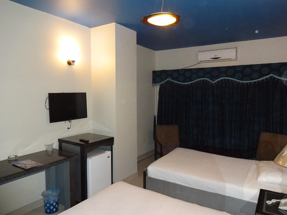 קראצ'י Hotel Sky Towers מראה חיצוני תמונה
